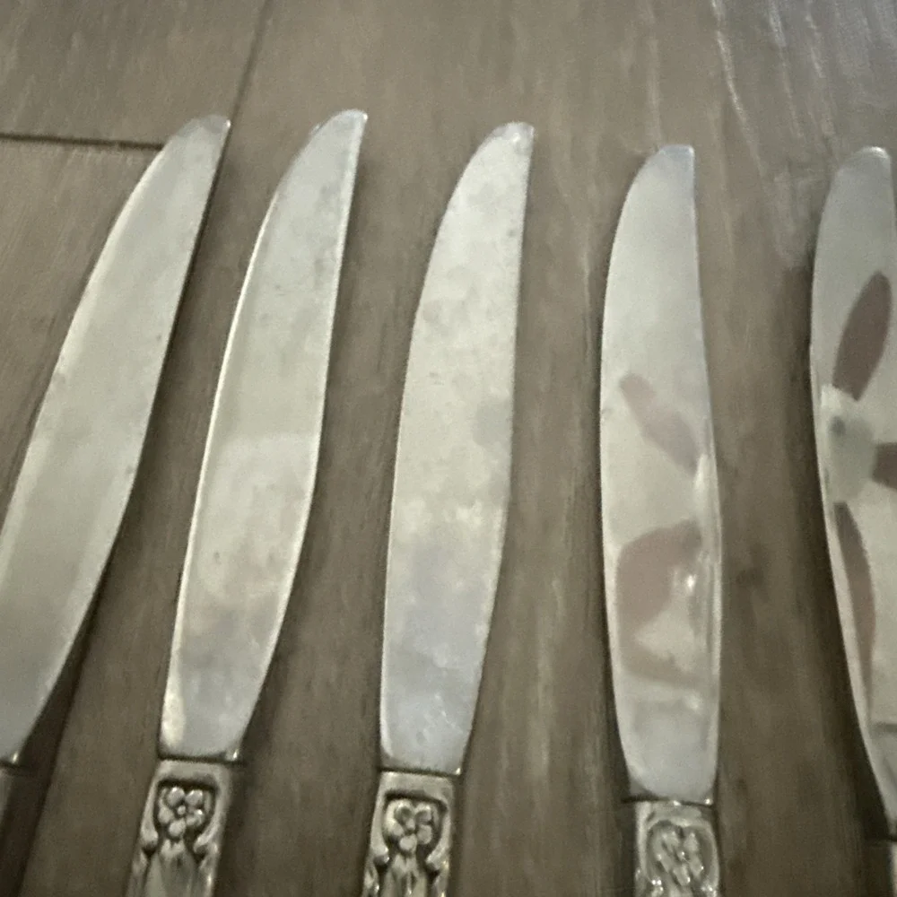 8 Dinner Knives Oneida Distinction Deluxe HH Kennett‎ Square Flatware